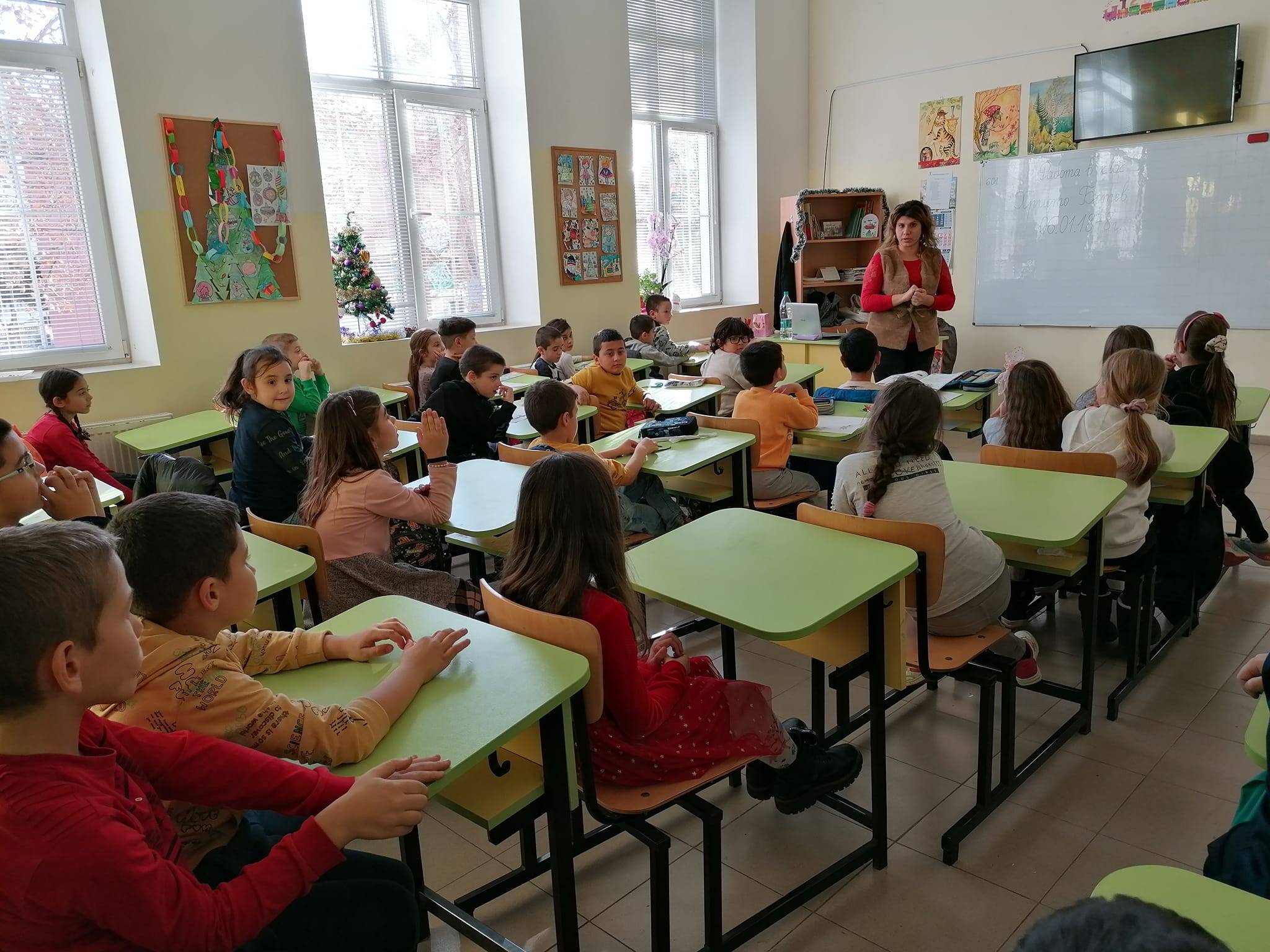  Ученици, класна стая 